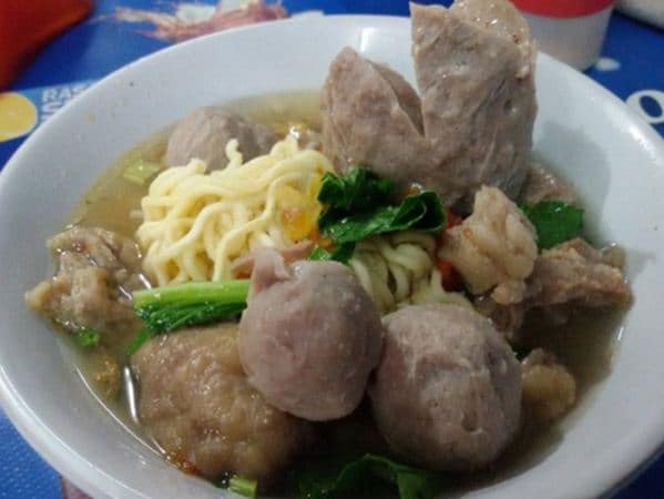 Bakso Pak Dhe, 1. Bakso Arema, 2. Bakso Amat, 3. Bakso Binaria, 4. Bakso Anjar Family, 5. Bakso Mas Sabar, 6. Bakso Mataram Pondok Madukoro, 7. Bakso Methodist H. Siran, 8. Bakso Pak Dhe, 9. Bakso Putri Pajak Petisah, 10. Bakso Lebong