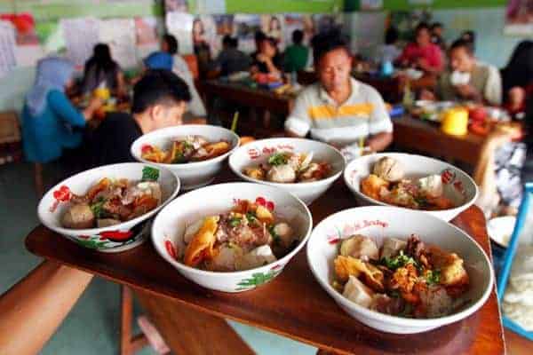 Bakso Remaja, 1. Bakso Titoti, 2. Bakso Alex, 3. Bakso Kadipolo, 4. Bakso Remaja, 5. Bakso Pak Ruk, 6. Bakso Mblenger, 7. Bakso Urat Pak Samiyo, 8. Bakso Kalilarangan, 9. Bakso Patung Kuda, 10. Bakso Rusuk Palur