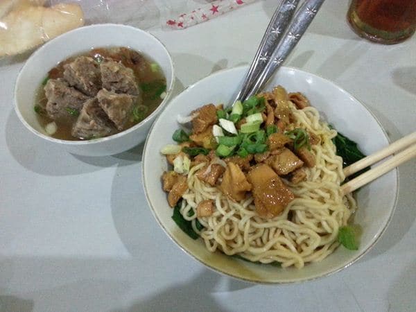 Bakso Titoti Bakso Enak di Solo, 1. Bakso Titoti, 2. Bakso Alex, 3. Bakso Kadipolo, 4. Bakso Remaja, 5. Bakso Pak Ruk, 6. Bakso Mblenger, 7. Bakso Urat Pak Samiyo, 8. Bakso Kalilarangan, 9. Bakso Patung Kuda, 10. Bakso Rusuk Palur