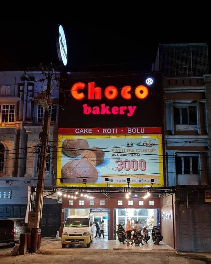 Choco Bakery, 1. Bolu Meranti, 2. Clover BakeShoppe, 3. Medan Napoleon, 4. Mawar Bakery & Cake Shop, 5. Phin-Phin Jajanan Pasar & Bakery, 6. Choco Bakery, 7. Jofie Bakery & Cake Shop, 8. Tip Top, 9. Aroma Bakery & Cake Shop, 10. TheBites Brownies