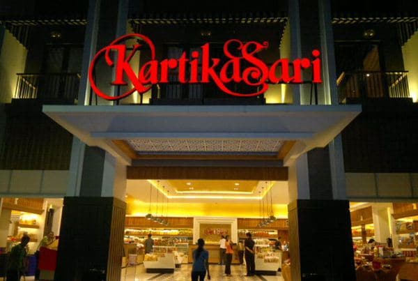 Kartika Sari Toko Kue di Bandung, 1. Rasa Bakery & Cafe, 2. Prima Rasa Bakery and Pastry, 3. Bawean "Sweetheart" Bakery & Resto, 4. Kartika Sari, 5. Sari Sari, 6. Toko Kue Ny. Liem, 7. Larissa Cake & Bakery, 8. Mom's Artisan Bakery, 9. Cizz Cheesecake & Friends, 10. Sidodadi Bread & Cake Store, 11. Borodino Cake & Cookies, 12. Tabitha Bakery, 13. Toko Coklat, 14. Vitasari Bakery, 15. Toko Kue Westhoff