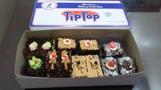 Tip Top Toko Kue di Medan, 1. Bolu Meranti, 2. Clover BakeShoppe, 3. Medan Napoleon, 4. Mawar Bakery & Cake Shop, 5. Phin-Phin Jajanan Pasar & Bakery, 6. Choco Bakery, 7. Jofie Bakery & Cake Shop, 8. Tip Top, 9. Aroma Bakery & Cake Shop, 10. TheBites Brownies