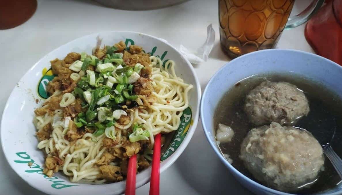 bakso super, 1. Bakso Rusuk Joss, 2. Bakso Mukidi Bintara, 3. Bakso Kemon, 4. Bakso Lapangan Tembak, 5. Bakso Titoti Wonogiri, 6. Bakso & Mie Ayam H. Yatmin, 7. Bakso Sahabat, 8. Bakso Janda Ma' Idah, 9. Pondok Bakso Super & Mie Ayam, 10. Bakso Bakwan Malang Cak Su Kumis