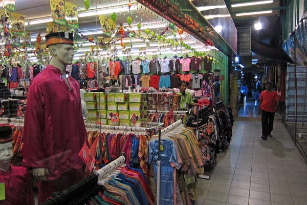 Chow Kit Market, 1. Bukit Bintang, 2. Petaling Street, 3. Kasturi Walk, 4. Chow Kit Market, 5. Kenanga Wholesale City, 6. Sungei Wang Plaza, 7. Prangin Mall, 8. Queensbay Mall, 9. Johor Bahru City Square, 10. Suria KLCC