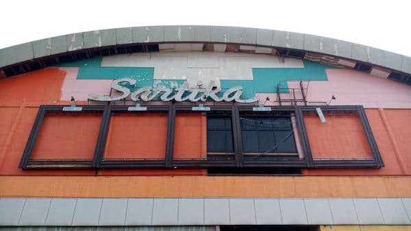 Dewi Sartika Plaza, 1. Plaza Jambu Dua, 2. Botani Square, 3. SKI Tajur, 4. Eka Lokasari Plaza (Lippo Plaza), 5. Bogor Trade Mall, 6. Metropolitan Mall Cileungsi, 7. Cibinong City Mall, 8. Pusat Grosir Bogor, 9. Dewi Sartika Plaza, 10. Sentra Sepatu &amp; Sandal Ciomas dan Ciapus