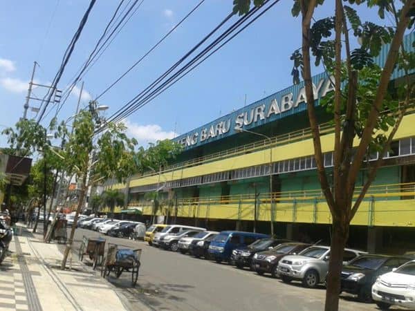 Pasar Genteng Baru, 1. Pusat Grosir Surabaya (PGS), 2. Darmo Trade Center (DTC), 3. Pasar Atom Mall, 4. Jembatan Merah Plaza, 5. Pasar Genteng Baru, 6. Jalan Semarang, 7. Hi-Tech Mall, 8. ITC Mega Grosir Surabaya, 9. Royal Plaza, 10. Pasar Maling