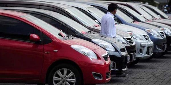 Persewaan Mobil, 1. Pilih Transportasi Murah untuk Ke Jogja, 2. Booking Penginapan Murah Di Sekitar Malioboro, 3. Jangan Malas Jalan Kaki, 4. Cari Makanan yang Murah Meriah, 5. Siapkan GPS dan Pelajari Arah Mata Angin, 6. Sewa Alat Transportasi yang Efisien, 7. Kunjungi Tempat Wisata yang Gratis atau Ekonomis, 8. Belanja Oleh-Oleh yang Murah, 9. Jangan Lupa Menawar Di Malioboro, 10. Berbaur dengan Masyarakat Setempat