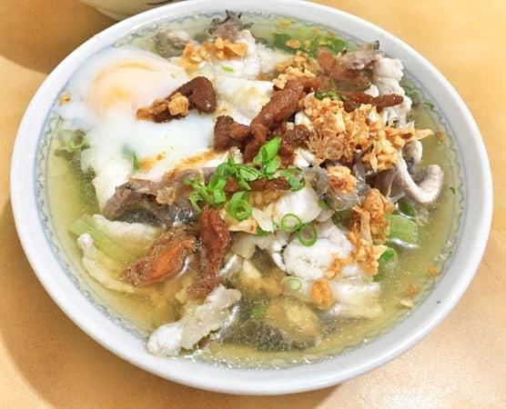 Bubur Ikan, 1. Chai Kwe / Choi Pan, 2. Bakmi Kepiting, 3. Pengkang, 4. Jorong-jorong, 5. Sotong Pangkong, 6. Lek Tau Suan, 7. Bubur Ikan, 8. Burung Punai, 9. Sagu Gunting, 10. Es Krim Petrus