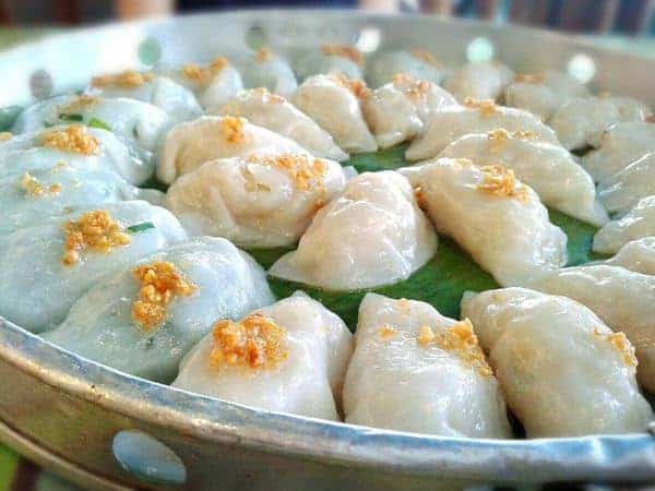 Chai Kwe Makanan khas Pontianak, 1. Chai Kwe / Choi Pan, 2. Bakmi Kepiting, 3. Pengkang, 4. Jorong-jorong, 5. Sotong Pangkong, 6. Lek Tau Suan, 7. Bubur Ikan, 8. Burung Punai, 9. Sagu Gunting, 10. Es Krim Petrus