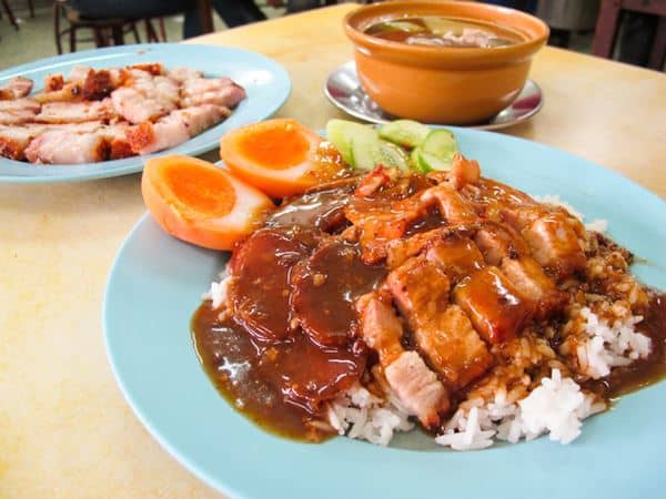 Kao Moo Dang, 1. Tom Yam, 2. Guay Teow Rhua, 3. Khao Pad, 4. Jim Jum, 5. Sai Oua, 6. Gai Yang, 7. Kanom Jeen, 8. Kaeng Phet, 9. Som Tum, 10. Kao Na Phet, 11. Yam Nua, 12. Gaeng Keow Wan Kai, 13. Kai Med Ma Muang, 14. Kao Moo Dang, 15. Massaman Curry