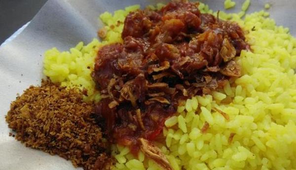 Nasi Kuning Banjar, 1. Soto Banjar, 2. Patin Baubar, 3. Nasi Kuning Banjar, 4. Mandai, 5. Gangan Paliat, 6. Ketupat Kandangan, 7. Iwak Karing Sapat, 8. Nasi Itik Gambut, 9. Sate Tulang, 10. Lontong Orari