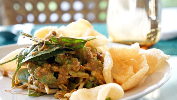Lotek Makanan khas Jawa Barat, 1. Nasi Tutug Oncom, 2. Empal Gentong, 3. Surabi, 4. Manisan Pala, 5. Mochi, 6. Lotek, 7. Karedok, 8. Peuyeum, 9. Mie Koclok, 10. Combro dan Misro, 11. Sate Maranggi, 12. Laksa Bogor, 13. Galendo, 14. Tahu Sumedang, 15. Nasi Jamblang, 16. Sate Aci, 17. Pedesan Entog, 18. Kupat Tahu Singaparna, 19. Tauco, 20. Dodol Garut, 21. Jalakotek, 22. Dodol Belimbing, 23. Burayot, 24. Kue Gonjing, 25. Wajit Cililin