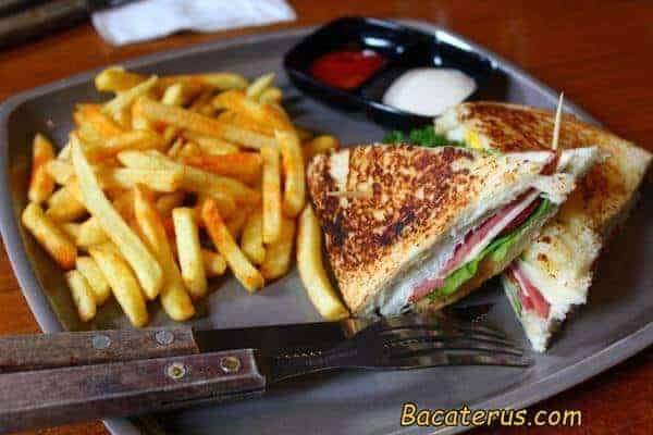 eduplex sandwich, Konsep Café yang Berbeda, Fasilitas Eduplex, Multiple Options of Working Space, Namanya juga café, ya harus ada makanan dan minuman, Di mana sih tempatnya?