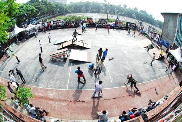 Gor Saparua, 1. Stadion Gelora Bandung Lautan Api, 2. Gor Saparua, 3. Car Free Day Asia Afrika, 4. Lapangan Tegalega, 5. Car Free Day Dago, 6. Taman Musik Centrum, 7. Alun-alun Bandung, 8. Taman Super Hero, 9. Skate Park, 10. Street Skate