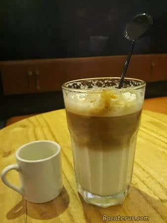 kopi ima mobs, Asal Mula Sandwich, Sandwich di IMA MOBS, Menu IMA MOBS, Suasana di IMA MOBS, Lokasi IMA MOBS