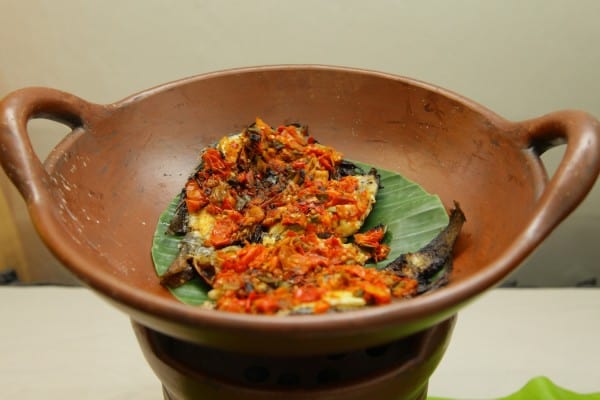 Bilenthango, 1. Binte Biluhuta, 2. Ayam Iloni, 3. Tili Aya, 4. Ilabulo, 5. Kue Sabongi, 6. Es Brenebon, 7. Bilenthango, 8. Sayur Putungo, 9. Perkedel Nike, 10. Sate Tuna