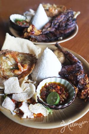 Raja Rasa tempat makan lesehan di Bandung, 1. Nasi Bancakan, 2. RM Alas Daun, 3. Dapoer Pandan Wangi, 4. Raja Rasa, 5. Sindang Reret, 6. Paviliun Sunda, 7. RM Ampera, 8. Rumah Makan Boemi Mitoha, 9. Sambara Authentic Food, 10. De'Tuik Resto & Resort, 11. Rumah Makan Manjabal, 12. Saung Lesehan Mang Ipik, 13. Rumah Makan Khas Sunda Cibiuk, 14. Saung Pengkolan, 15. Punclut