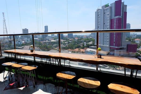 Kooffee+ Roof Bar, 1. Citilites Skyclub &amp; Bistro, 2. Palimanan Resto &amp; Cafe, 3. Garden Cafe XXI, 4. Domicile Kitchen &amp; Lounge, 5. Kooffee+ Roof Bar, 6. Palacio, 7. Platinum Grill, 8. The Socialite Bistro &amp; Lounge, 9. Sky 36, 10. Kuppel Biergarten &amp; Bar