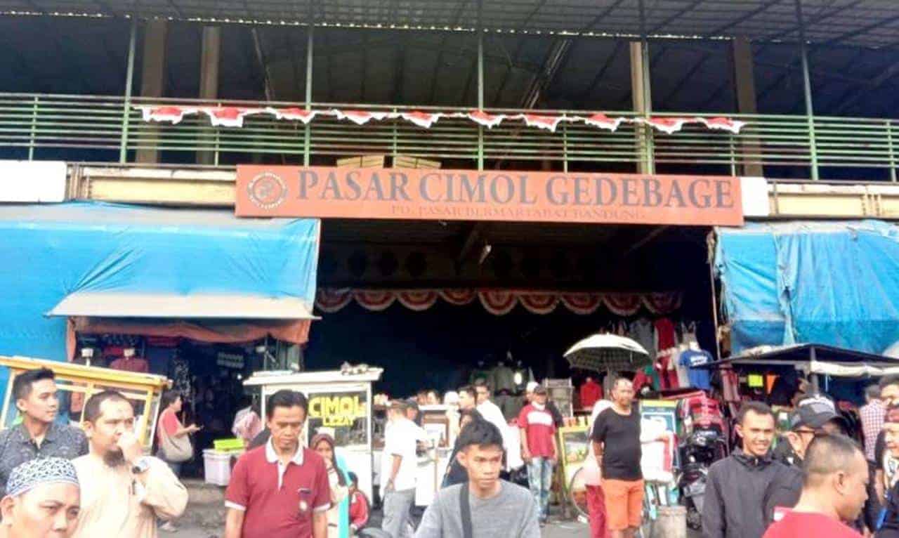 Pasar Gedebage, 1. Pasar Andir Trade Center, 2. Pasar Baru Trade Center, 3. Balubur Town Square, 4. Pasar (Cimol) Gedebage, 5. ITC Kebon Kelapa, 6. Jalan Cihampelas, 7. Gang Tamim, 8. Pasar Kaget Gasibu, 9. Pasar Jumat Pusdai, 10. Paberik Badjoe Factory Outlet, 11. Factory Outlet