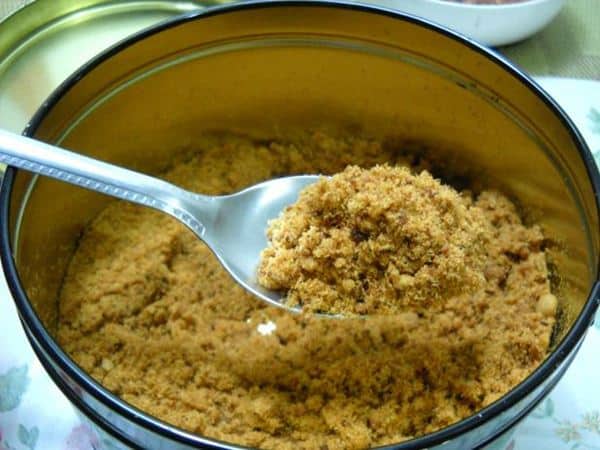 Sambalingkung, 1. Lempok Durian, 2. Kerupuk Kemplang, 3. Kerupuk Retak Seribu, 4. Tempoyak, 5. Bawang Goreng Pedas, 6. Bolu Suri, 7. Kue Maksuba, 8. Sambal Lingkung, 9. Kain Palembang, 10. Kaus Kekinian Buatan Outlet Nyesnyes, 11. Sajadah Lihab