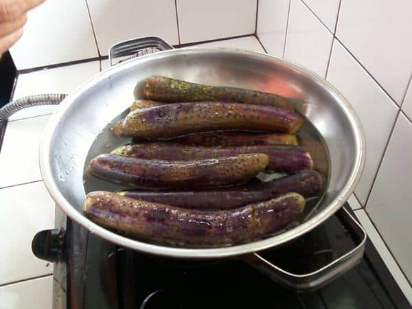 Manisan Terong, 1. Gulai Kemba’ang, 2. Bagar Hiu, 3. Pendap, 4. Lepek Binti, 5. Kue tat, 7. Rebung Asam Undak Liling, 8. Manisan Terong, 9. Bolu Koja, 10. Tempoyak