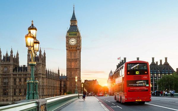 Big Ben Tempat Wisata Di London, 1. Big Ben, 2. London Eye, 3. National History Museum, 4. Buckingham Palace, 5. Tower Bridge, 6. Windsor Castle, 7. Tower of London, 8. Madame Tussauds London, 9. Victoria and Albert Museum, 10. Kensington Palace