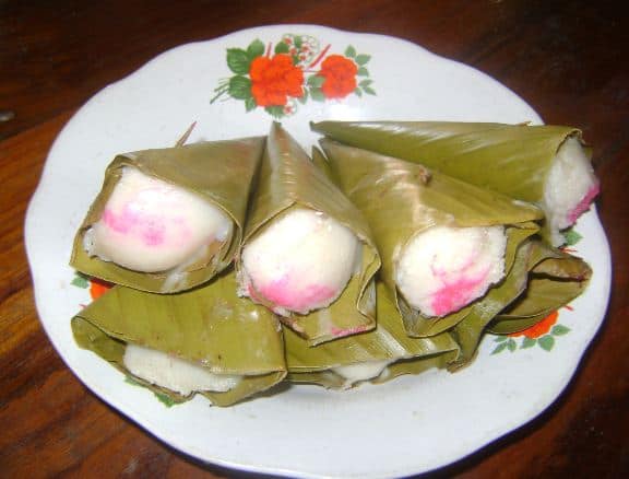 Kue Pasung Merah, 1. Rabeg Banten, 2. Nasi Sumsum, 3. Sate Bandeng, 4. Pecak Bandeng, 5. Kue Pasung Merah, 6. Sate Bebek Cibeber, 7. Balok Manes, 8. Angeun Lada, 9. Laksa Tangerang, 10. Kue Cucur