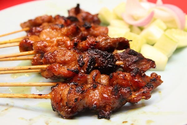 Sate Bebek Cibeber, 1. Rabeg Banten, 2. Nasi Sumsum, 3. Sate Bandeng, 4. Pecak Bandeng, 5. Kue Pasung Merah, 6. Sate Bebek Cibeber, 7. Balok Manes, 8. Angeun Lada, 9. Laksa Tangerang, 10. Kue Cucur