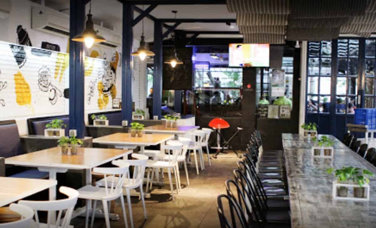 jw 54, 1. Koma Junkyard, 2. Tsamara Resto, 3. JW 54, 4. Double U Steak, 5. Sky Resto & Lounge, 6. Kopi Tjan, 7. Warna-Warni Resto & Cafe, 8. Fish Streat, 9. Bebek Kaleyo, 10. Bandar Djakarta