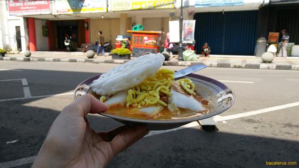 Lontong Kari Pak Dahilin