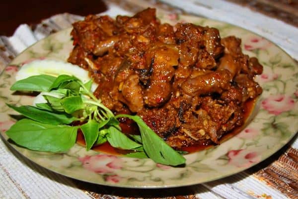 Nasu Palekko, 1. Coto Makassar, 2. Jalangkote, 3. Sop Konro, 4. Nasu Palekko, 5. Pisang Epe, 6. Kapurung, 7. Buras, 8. Mie Titi, 9. Gogoso, 10. Sokko (Songkolo), 11. Putu Cangkiri, 12. Baje Canggoreng, 13. Kue Dange, 14. Doko-Doko Cangkuling, 15. Cucuru