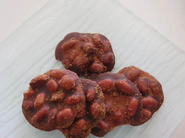 Baje Canggoreng, 1. Coto Makassar, 2. Jalangkote, 3. Sop Konro, 4. Nasu Palekko, 5. Pisang Epe, 6. Kapurung, 7. Buras, 8. Mie Titi, 9. Gogoso, 10. Sokko (Songkolo), 11. Putu Cangkiri, 12. Baje Canggoreng, 13. Kue Dange, 14. Doko-Doko Cangkuling, 15. Cucuru