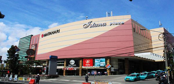 Istana Plaza, 1. Paris Van Java, 2. Trans Studio Mall, 3. Paskal 23, 4. CiWalk, 5. Bandung Indah Plaza, 6. Istana BEC, 7. The Kings Shopping Centre, 8. Festival City Link, 9. Istana Plaza, 10. Braga City Walk, 11. Bandung Trade Center, 12. Miko Mall, 13. Ujung Berung Town Square