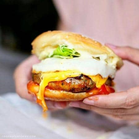 Moo Burger Premium Meat, 1. Karnivor, 2. Suis Butcher Steak House, 3. Justus Steak House, 4. Toko You, 5. Big Burger, 6. Moo Burger Premium Meat, 7. Sonoma Resto, 8. Brother Jonn & Sons, 9. Burger King, 10. Flip Burger