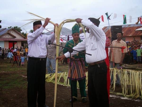 1. Budaya Kalwedo, 2. Budaya Hawear, 3. Batu Pamali, 4. Upacara Fangnea Kidabela, 5. Budaya Arumbae, 6. Budaya Makan Patita, 7. Tradisi Pukul Sapu (Manyapu)