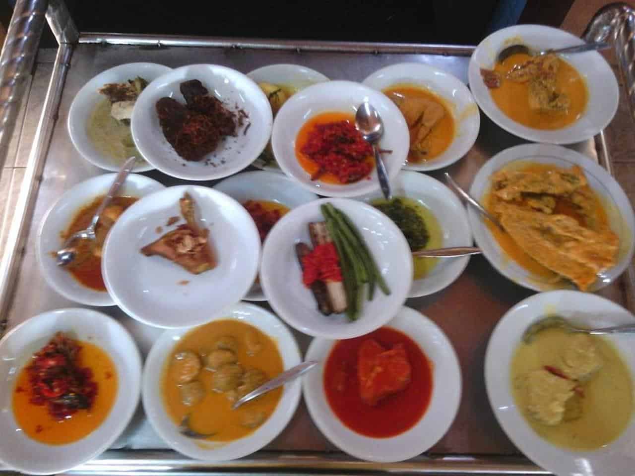 RM Pauh Piaman, 1. RM Lamun Ombak, 2. RM Pauh Piaman, 3. Soto Garuda, 4. Pochajjang, 5. Nyam.an Eat, Drink, & Coffee, 6. Safari Garden Café & Restaurant, 7. Weekend Cafe, 8. Apollo Seafood, 9. Rumah Makan Fuja, 10. D'Cost Seafood Padang