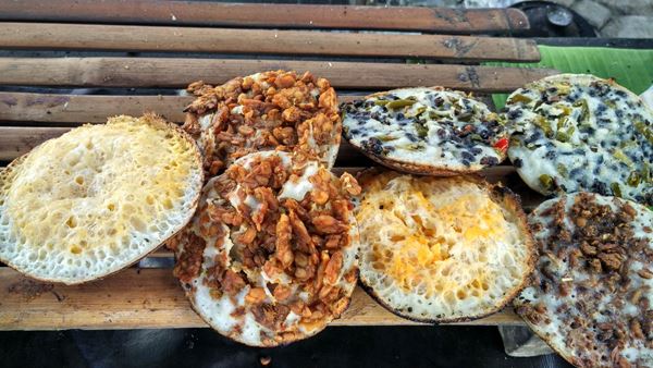 Serabi, 1. Kue Apem, 2. Serabi, 3. Tahu Gejrot, 4. Kerupuk Melarat, 5. Sate Kentang, 6. Tape Ketan, 7. Rengginang, 8. Kue Gapit, 9. Rarawuan, 10. Gadungan