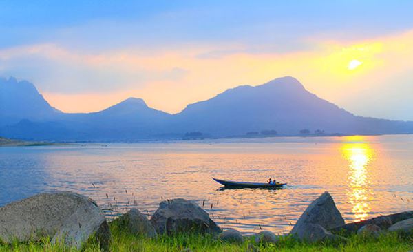 Sosok Mbah Jawer, Sang Penguasa Waduk Jatiluhur, 1. Waduk Jatiluhur, 2. Situ Wanayasa, 3. Giri Tirta Kahuripan, 4. Jatiluhur Waterworld, 5. Curug Cipurut, 6. Situ Buleud, 7. Waduk Cirata, 8. Sentra Pembuatan Keramik Plered, 9. Desa Sajuta Batu, 10. Pemandian Air Panas Ciracas