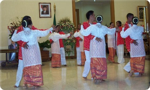 1. Tari Soya-Soya, 2. Tari Tide-Tide, 3. Tari Dengedenge, 4. Tari Gumatere