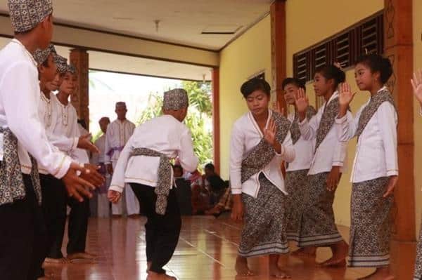 1. Tari Soya-Soya, 2. Tari Tide-Tide, 3. Tari Dengedenge, 4. Tari Gumatere