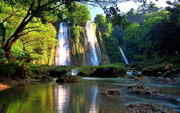 Curug Cikaso, 1. Curug Bibijilan, 2. Curug Awang, 3. Curug Cikanteh, 4. Curug Cibeureum, 5. Curug Cimarinjung, 6. Curug Sodong, 7. Curug Cikaso