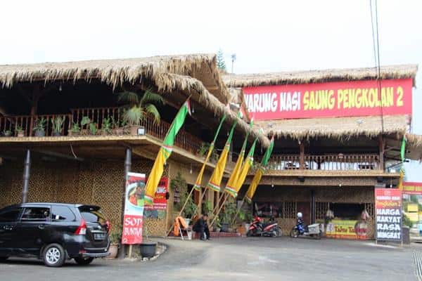 1. Restoran Kampung Daun, 2. Saung Pengkolan, 3. Tahu Susu Lembang, 4. Sindang Reret Hotel & Restaurant, 5. Sapu Lidi, 6. Gubug Makan Mang Engking, 7. Imah Seniman, 8. Mandarin Restaurant, 9. D`Seuhah Da Lada, 10. Natural Resto and Strawberry Land