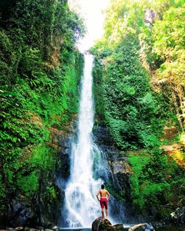 Air Terjun Gitgit, 1. Air Terjun Sekumpul, 2. Air Terjun Gitgit, 3. Air Terjun Aling-Aling, 4. Air Terjun Tegenungan, 5. Air Terjun Tembok Barak, 6. Air Terjun Cemara, 7. Air Terjun Kroya, 8. Air Terjun Tibumana, 9. Air Terjun Kembar Banyumala, 10. Air Terjun Peguyangan