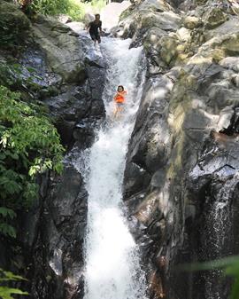 Air Terjun Kroya, 1. Air Terjun Sekumpul, 2. Air Terjun Gitgit, 3. Air Terjun Aling-Aling, 4. Air Terjun Tegenungan, 5. Air Terjun Tembok Barak, 6. Air Terjun Cemara, 7. Air Terjun Kroya, 8. Air Terjun Tibumana, 9. Air Terjun Kembar Banyumala, 10. Air Terjun Peguyangan