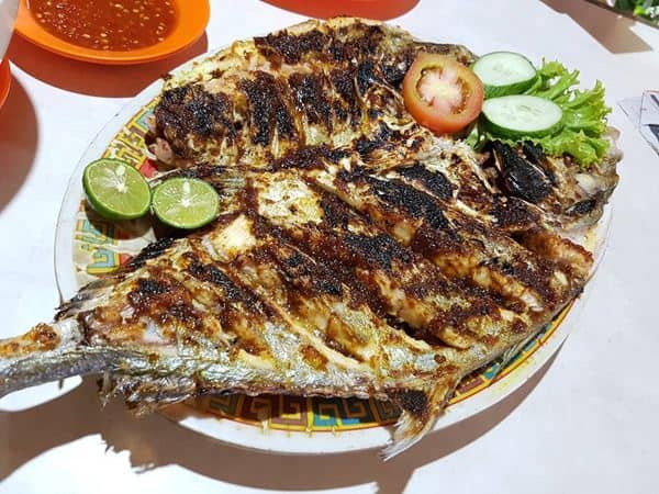 Ikan Bakar 1000 Pulau, 1. Gubug Udang Situ Cibubur, 2. Telaga Seafood Restaurant, 3. Sate Kiloan SMS, 4. Teras Rimbun, 5. Soto Betawi Bang Udin, 6. Umaku Sushi, 7. Pecel Pincuk Bu Ida, 8. Terminal Ketan Cak Gandut, 9. RM Ibu Haji, 10. Ikan Bakar 1000 Pulau
