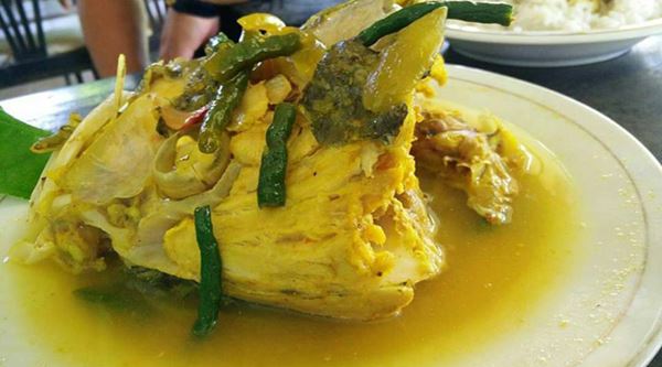 Kuah Masam Keu-eung, 1. Mie Aceh, 2. Sate Matang, 3. Gulai Kambing, 4. Kuah Pliek U, 5. Ayam Tangkap, 6. Kuah Sie Itek, 7. Kuah Masam Keu-eung, 8. Ungkot Kemamah, 9. Kue Timphan, 10. Martabak Aceh
