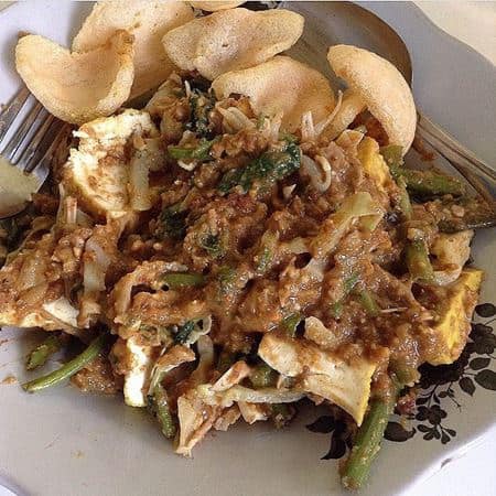 Lotek Mahmud, 1. Lotek Mahmud, 2. Lotek Kalipah Apo, 3. Warung Lotek Macan, 4. Gado-gado Tengku Angkasa, 5. Lotek Ramdhan, 6. Lotek Ma Umah, 7. Lotek &amp; Es Cendol Alkateri, 8. Lotek Kalijati, 9. Lotek Cihapit Ibu Siti, 10. Lotek Tjihapit