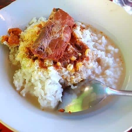 Sego Cawuk, 1. Rujak Soto, 2. Sayur dan Sambal Lucu, 3. Pecel Pitik, 4. Pindang Koyong, 5. Sego Tempong, 6. Sego Cawuk, 7. Jangan Uyah Asem, 8. Bagiak, 9. Kue Klemben, 10. Ladrang