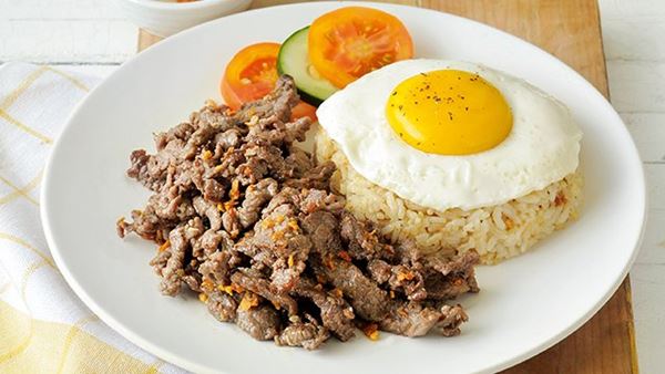 Tapsilog, 1. Balut, 2. Chicken Adobo, 3. Kinilaw, 4. Bicol Express, 5. Tapsilog, 6. Beef Caldereta, 7. Chicken Inasal, 8. Kwek-kwek, 9. Kare-kare, 10. Halo-halo