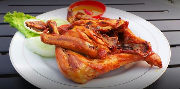 Teras Rimbun, 1. Gubug Udang Situ Cibubur, 2. Telaga Seafood Restaurant, 3. Sate Kiloan SMS, 4. Teras Rimbun, 5. Soto Betawi Bang Udin, 6. Umaku Sushi, 7. Pecel Pincuk Bu Ida, 8. Terminal Ketan Cak Gandut, 9. RM Ibu Haji, 10. Ikan Bakar 1000 Pulau